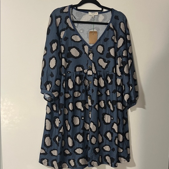 Umgee Dresses & Skirts - Umgee 1x Blue and Black Animal Print Long Sleeve Babydoll Dress NWT